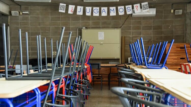 Secondary school teachers announce strikes in different high schools in Montevideo and subsequent general strike: the details