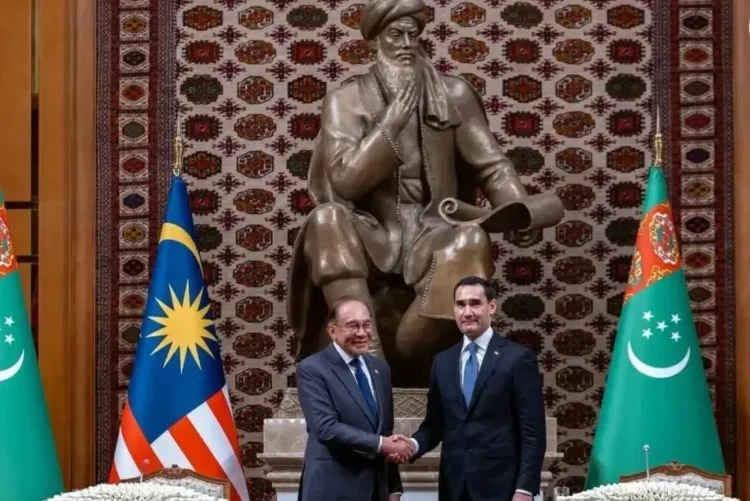 The head of Turkmenistan and the Prime Minister of Malaysia issued a joint statement to the press