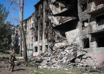 Russia is still inching forward in eastern Ukraine, but experts say claims of progress are exaggerated