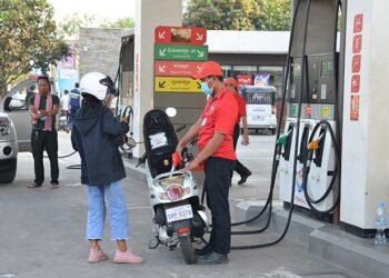 Fuel prices continue to fall in Cambodia