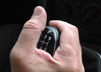 What can happen if you make the wrong gear in the gearbox? (VIDEO)