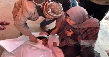 6 Palestinians were killed and injured in an Israeli bombing in the central Gaza Strip
