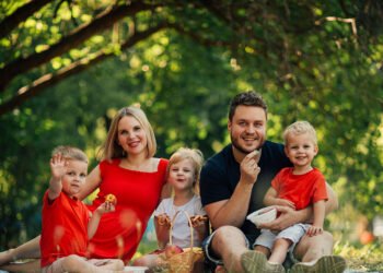 Screens are not babysitters: The most important “content” for a baby is the parent