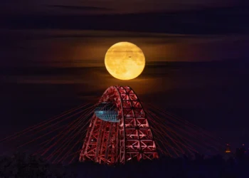 Photographers recorded a spectacular “Blue Moon” over Moscow