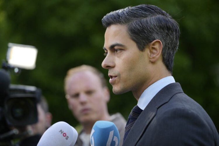 Dutch Prime Minister makes formal apology to Moluccans – Europe