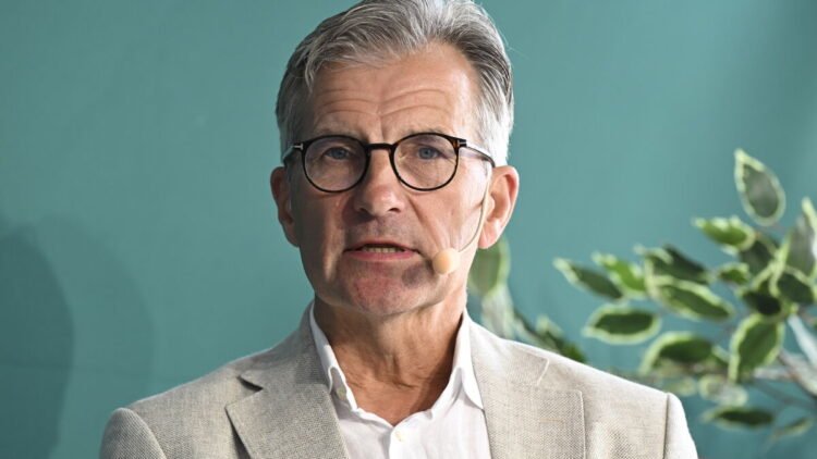 Riksbank governor concerned, says we must warn in time
