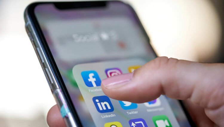 Facebook and Messenger affected by crashes on Friday