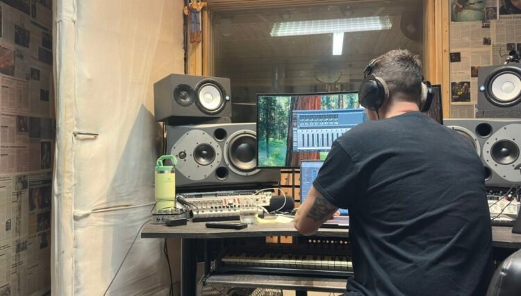 Frederik Elsner gathers Greenland in a new music project