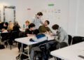 Class ceiling of 18 students is sent in working groups