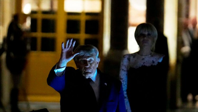 Trump signs agreement with Iran at the Palace of Versailles