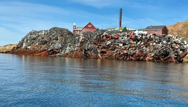 Citizen in Upernavik: When it’s low tide, it’s rubbish that appears