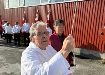 Photos: Citizens of Ilulissat met this morning