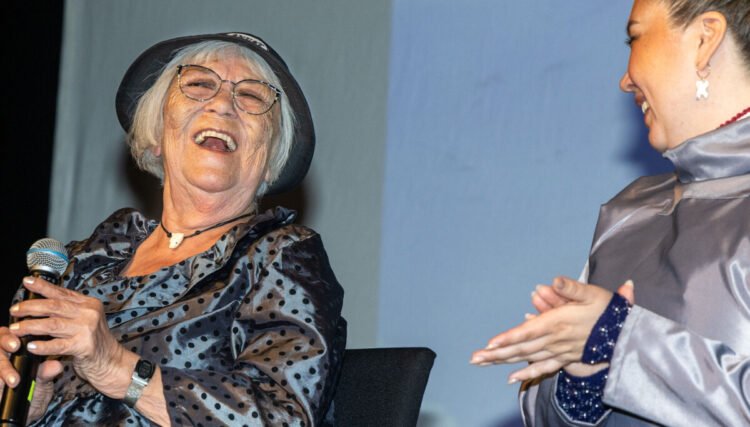 Agga Dam Pedersen receives the cultural award