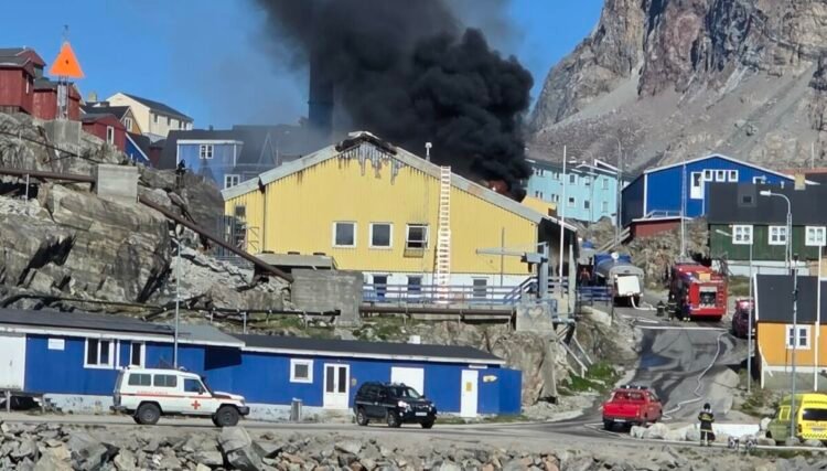 Fire in Uummannaq under control: Firefighters on their way to assist