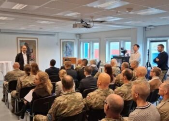 The Minister of Defense gives a speech to the Arctic Command