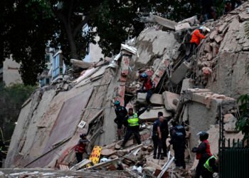 32 dead and 700 injured after powerful earthquakes in Venezuela