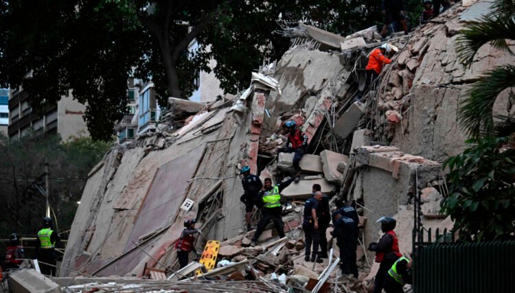 32 dead and 700 injured after powerful earthquakes in Venezuela