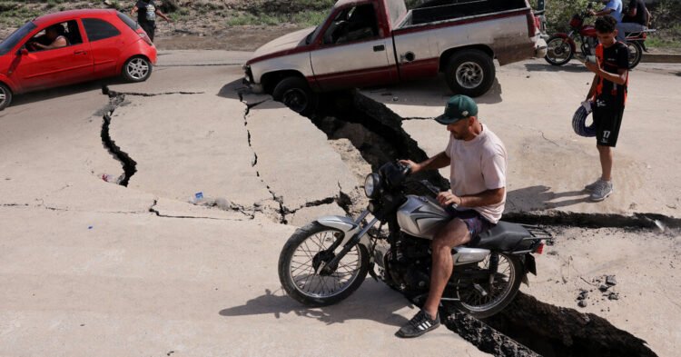 Venezuela Live Updates: Death Toll Rises as Rescuers Mount Frantic Search for Quake Survivors