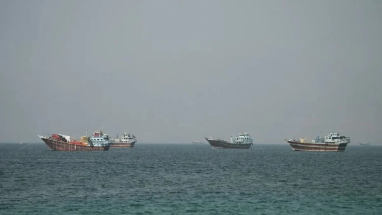 The strait operates in both directions.. Navigation traffic in Hormuz defies tensions – Saudi News