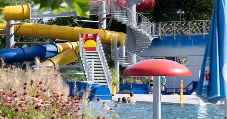 Early summer heat causes a rush in the Vaduz outdoor pool