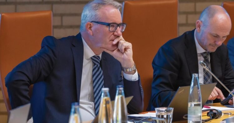 Education Minister on the crisis in the school authority: “I analyzed the situation and then acted”