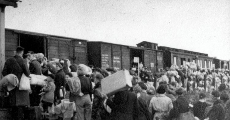 Notes thrown from the train show: some deportees knew they were heading to their death