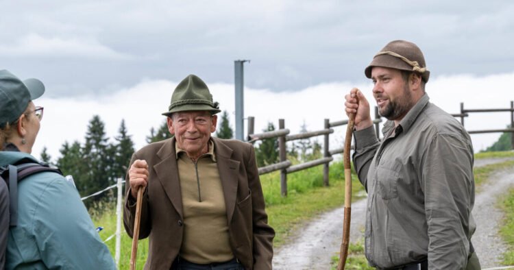 “I only wanted to stay for one summer”: 82-year-old shepherd brings the first cows of the season to Gafadura
