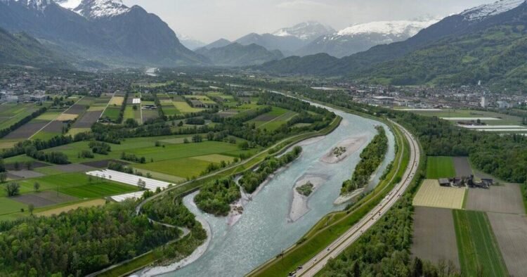 Schaan and Eschen provide soil for the expansion of the Rhine