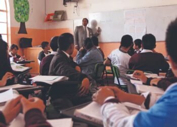 Teachers grow old; In 10 years there won’t be enough