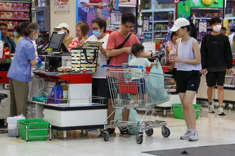 About 1 in 7 S’pore families earns at least $30k a month
