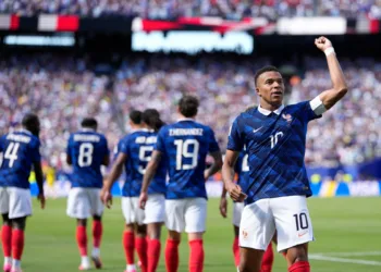 Two quick goals in the match France – Senegal