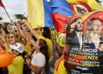 Colombia, a nation divided in two