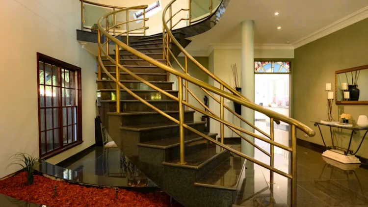 Inner west home sells for $300k under reserve in ‘cautious’ market