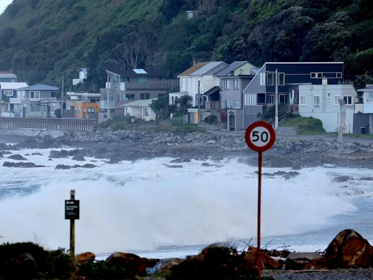 Hundreds of people were evacuated as huge waves hit the New Zealand capital, Wellington
