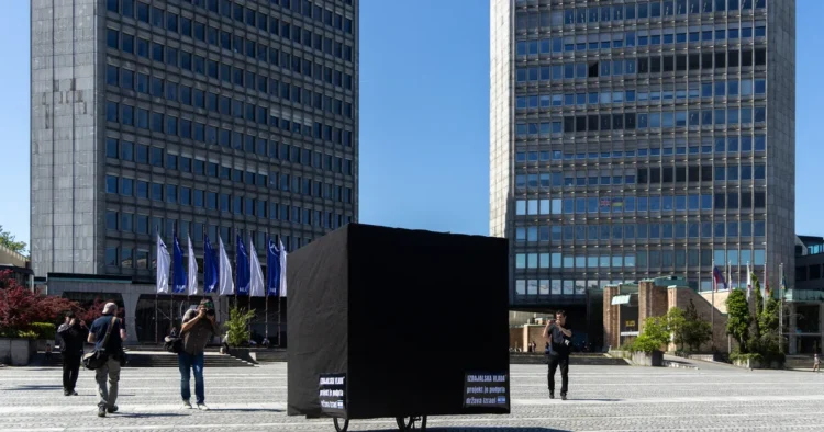 About the whistleblower from the Black Cube affair