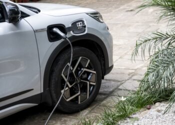 Insurers in Oman ordered to allocate minimum share for EV coverage