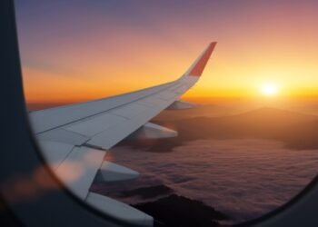Oman’s air traffic controllers lauded for managing increased flight movements