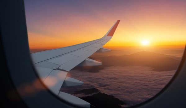 Oman’s air traffic controllers lauded for managing increased flight movements