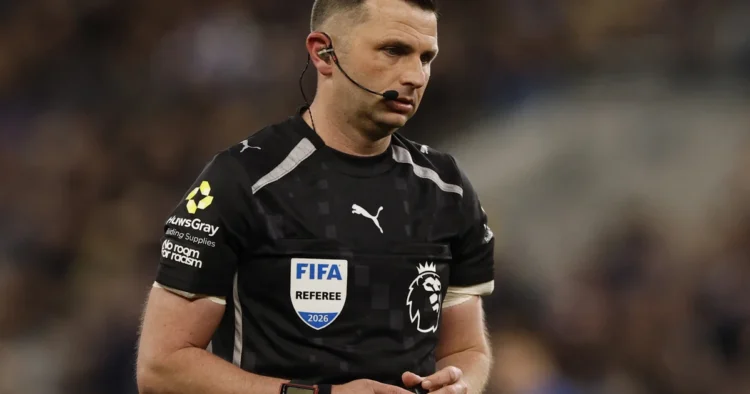 Not only footballers, a famous English referee was also injured at the World Cup