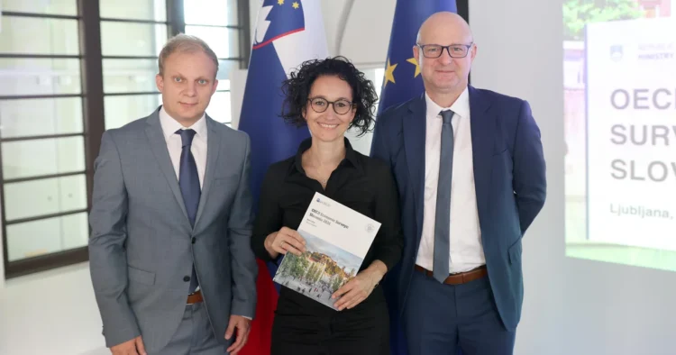 The OECD proposes to abolish the mandatory Christmas bonus