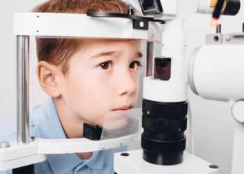 Every month at UKC, a child who has damaged his eyes with a laser is treated