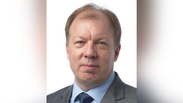 Who should control cholesterol and how? Modern lipidology: truth and myths. Commentary by Professor I. Pershukov