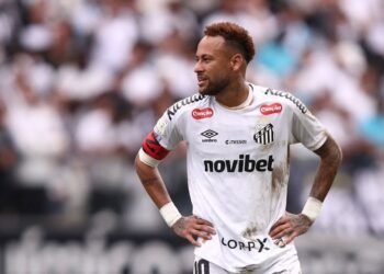 Football: Soccer-Neymar skips Cleveland trip with Brazil as he continues recovery