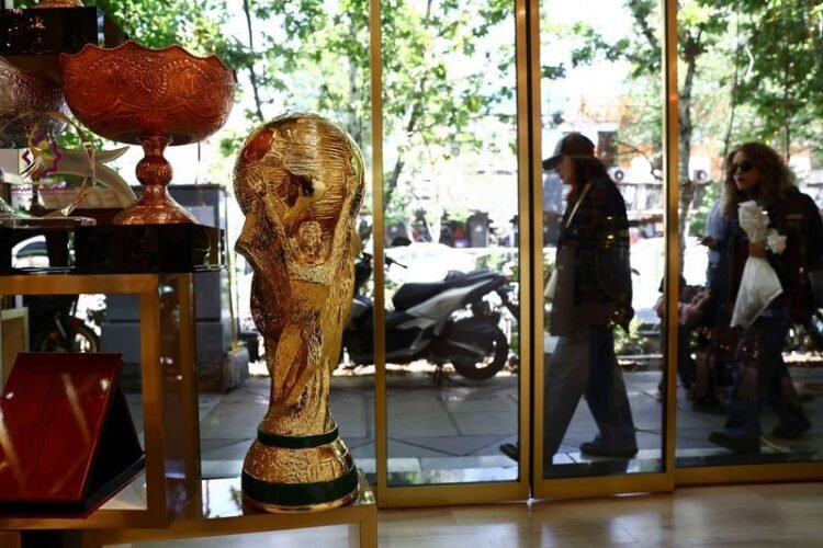 Football: Soccer-Iran World Cup players granted visas to enter the US, says White House official