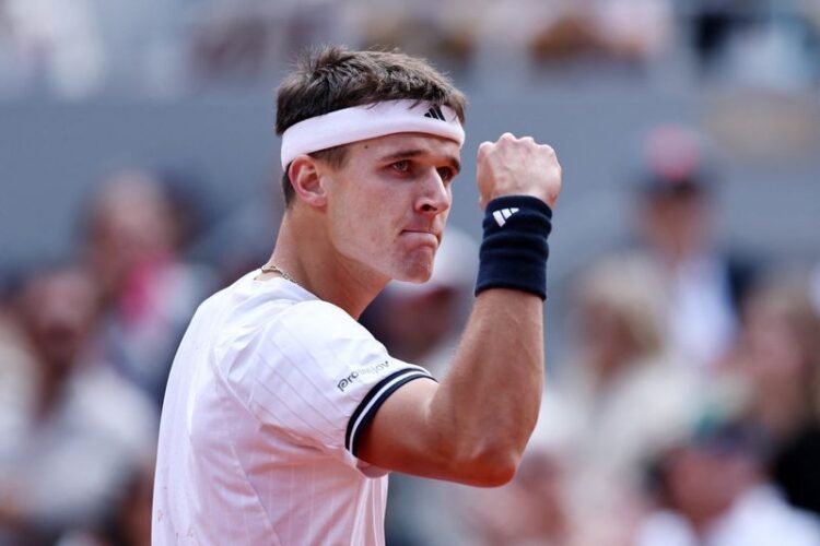 Tennis: Tennis-Mensik says facing Zverev at French Open felt like ‘hitting a wall’