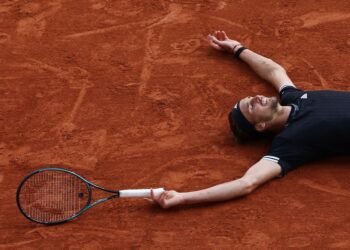 Tennis: Tennis-Zverev tears down the wall to enter Grand Slam winners’ circle at French Open