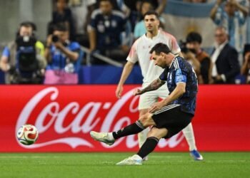 Football: Soccer-Seventh heaven for Messi as Argentina maintain winning start
