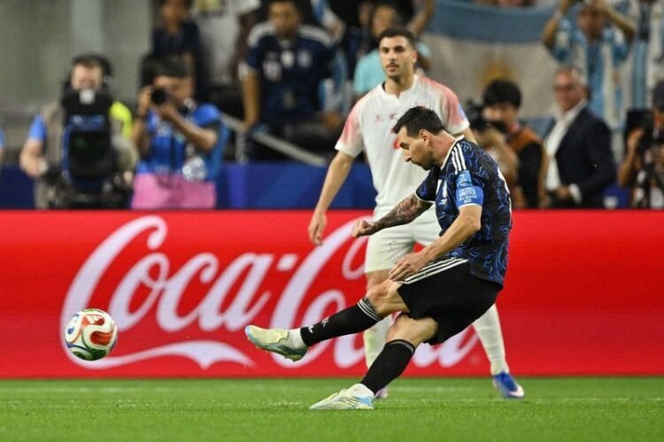 Football: Soccer-Seventh heaven for Messi as Argentina maintain winning start