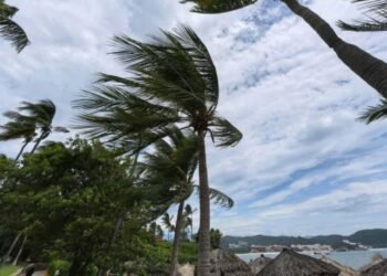 Tropical depression Dos-E forms off Guerrero