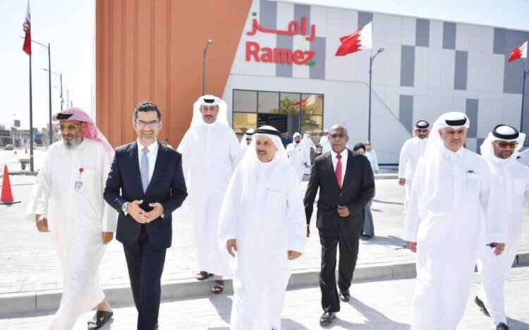 Gulf News | During his inspection of the project after completing construction work.. Minister of Municipalities and Agriculture: The commercial complex project in Isa Town will be opened during the last quarter of this year.